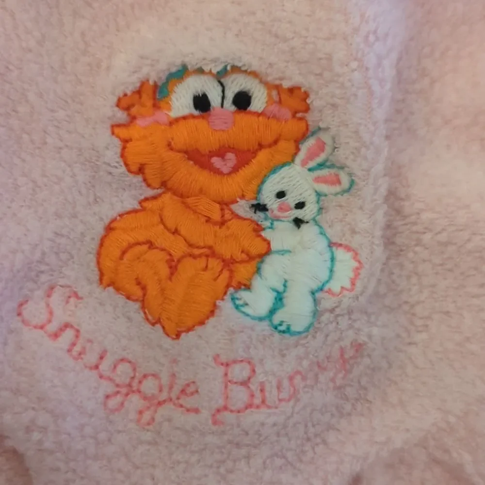 Vintage sesame Street Snuggle Bunny embroidered Zoey outfit‎